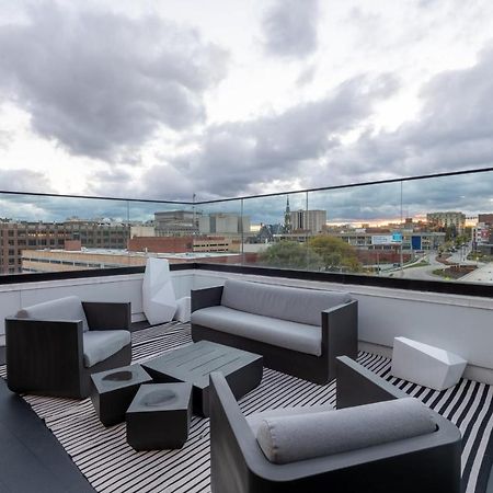 Modern 1Br Apt With Skywalk To Fiserv, Rooftop, And Parking Милуоки Екстериор снимка